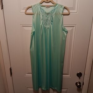 Vintage Vanity Fair Night Dress Made In USA Sz M